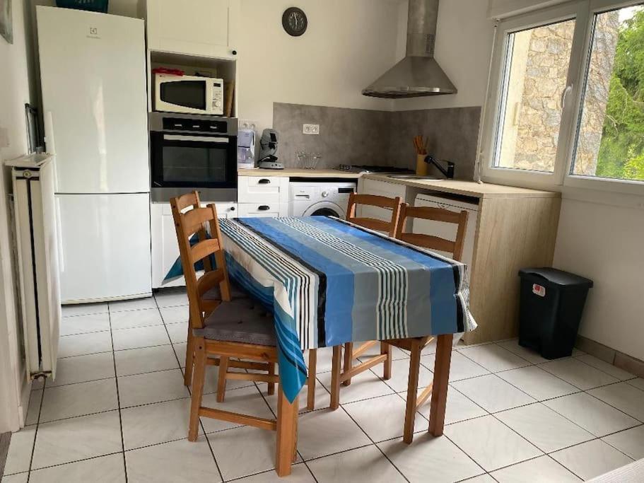 Petite Maison En Auvergne Giat Bagian luar foto